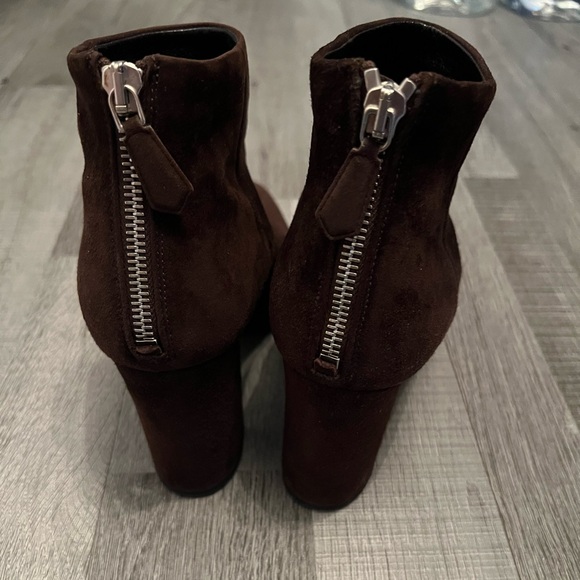 Pre-loved Prada suede boot - Picture 5 of 5